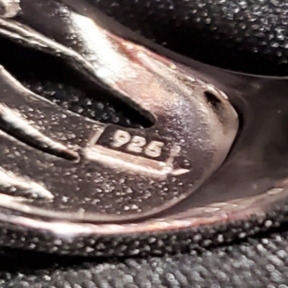 Blue & White Sapphire Cross Band Ring - Picture 4 of 4